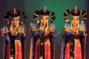 Mongolei, Nationaltracht- Hier klicken zum Vergrößern