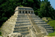 Mexiko, Palenque, Tempel der Inschriften- Hier klicken zum Vergrößern